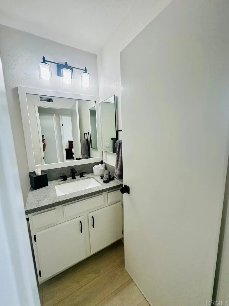 https://cdn.realtyfeed.com/cdn/127/306719677/dd3ffd6f6ee879c2e91874dba7dfa330.webp