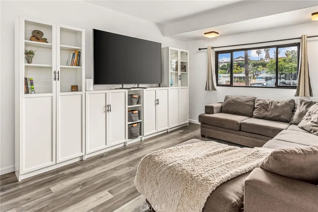 https://cdn.realtyfeed.com/cdn/127/306719701/0d19cf636cb9b993963f36cbd48c9ca9.webp