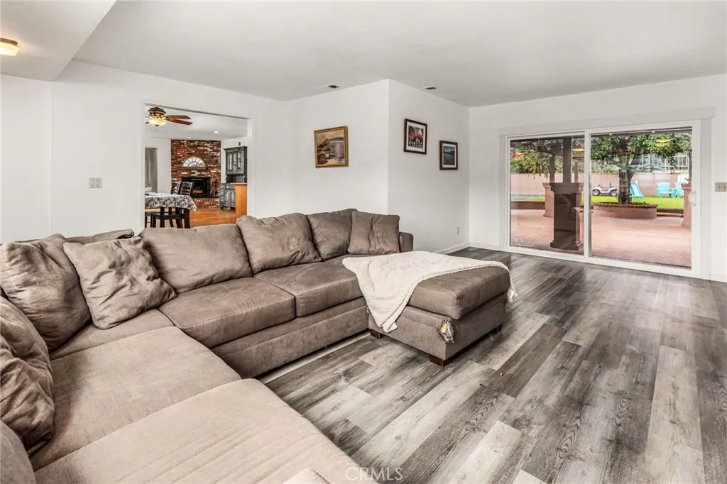 https://cdn.realtyfeed.com/cdn/127/306719701/ab9baaacda0f2481a55753a82905915d.webp