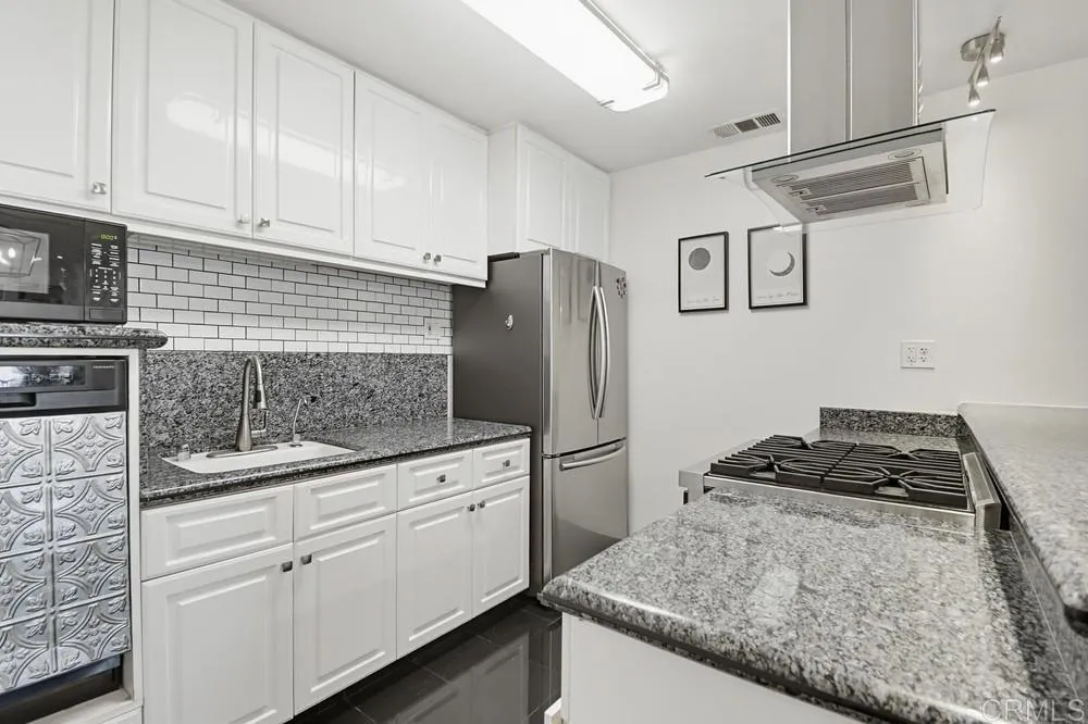 https://cdn.realtyfeed.com/cdn/127/306719712/0fa9c604b4fa61cd56f888039a77f307.webp