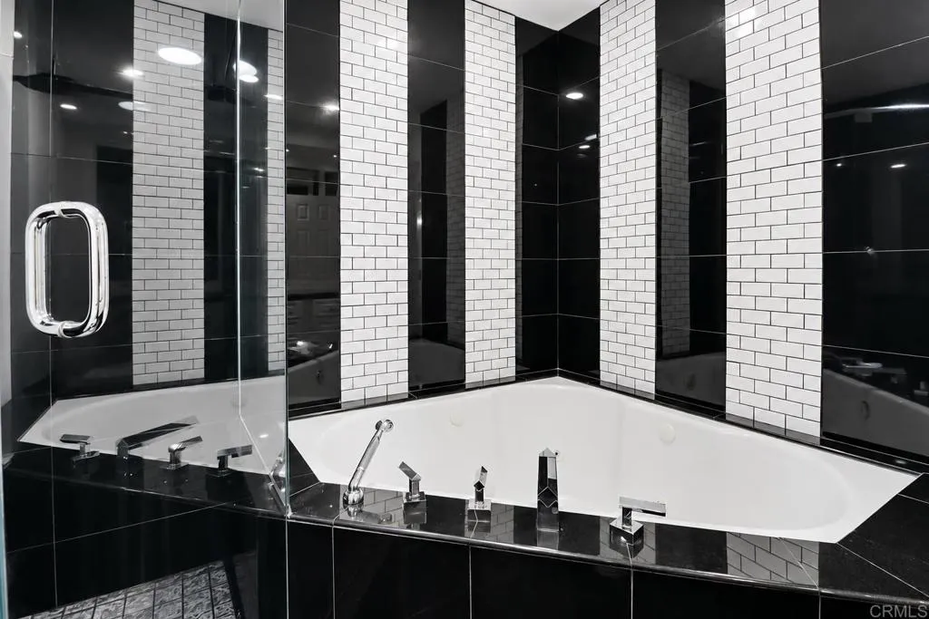 https://cdn.realtyfeed.com/cdn/127/306719712/7734b1bb632a7fbae51009dd3c010428.webp