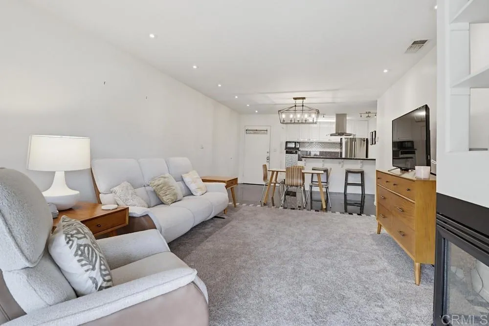 https://cdn.realtyfeed.com/cdn/127/306719712/b674636be91d56f68f0b929f68504123.webp