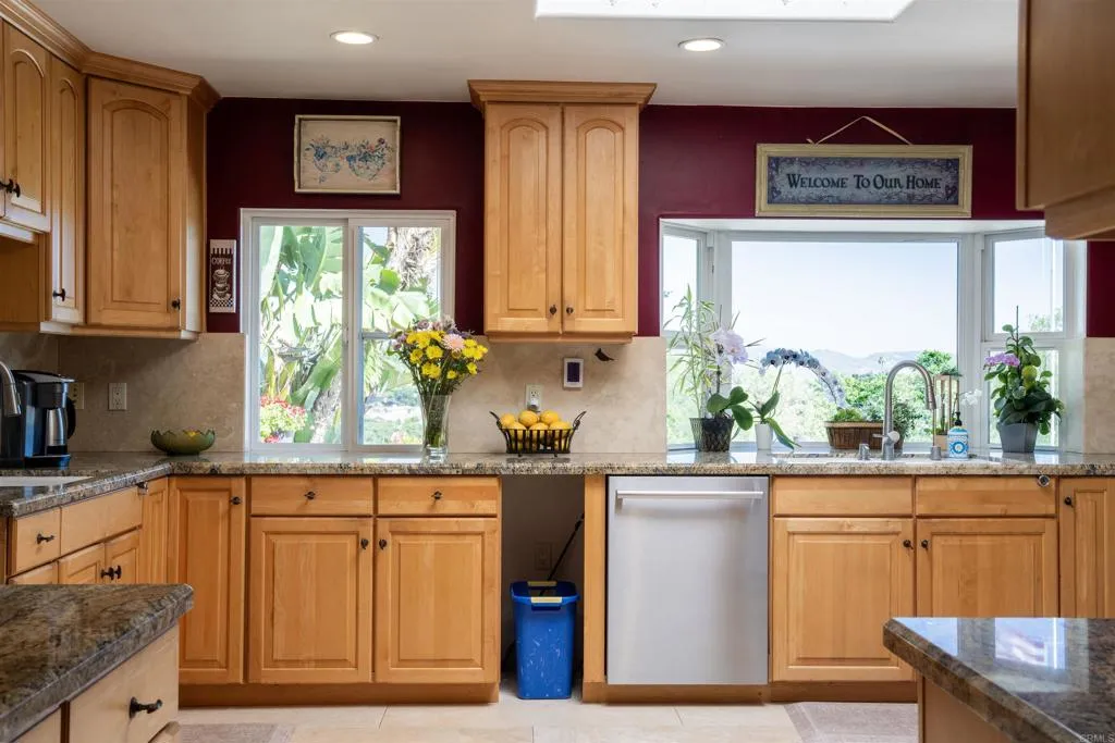 https://cdn.realtyfeed.com/cdn/127/306719721/44552f13ee7454375a17391ccc0f1d13.webp