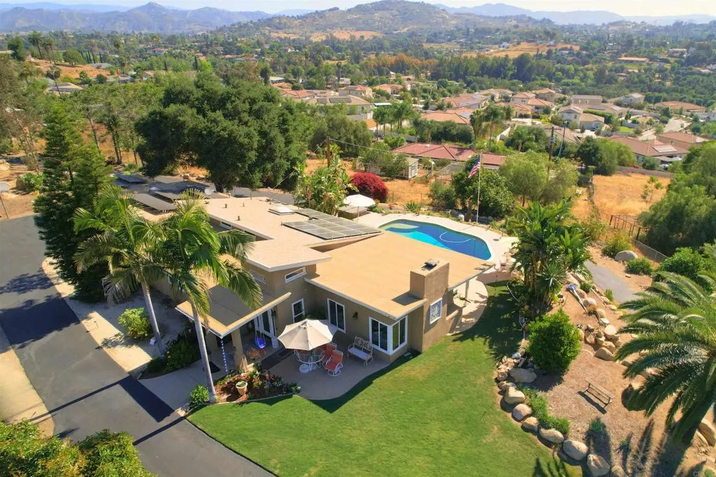 https://cdn.realtyfeed.com/cdn/127/306719721/6dd3a7fd426130993561ce6ded5279f4.webp