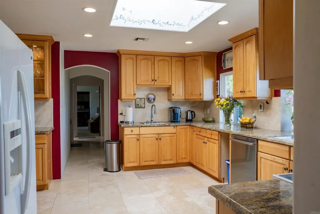 https://cdn.realtyfeed.com/cdn/127/306719721/ea51e436a763cf26772c285a428ed02d.webp