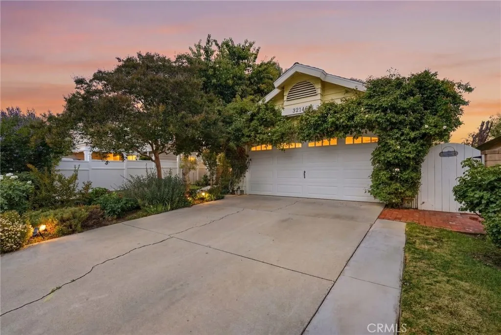 Castaic, CA 91384