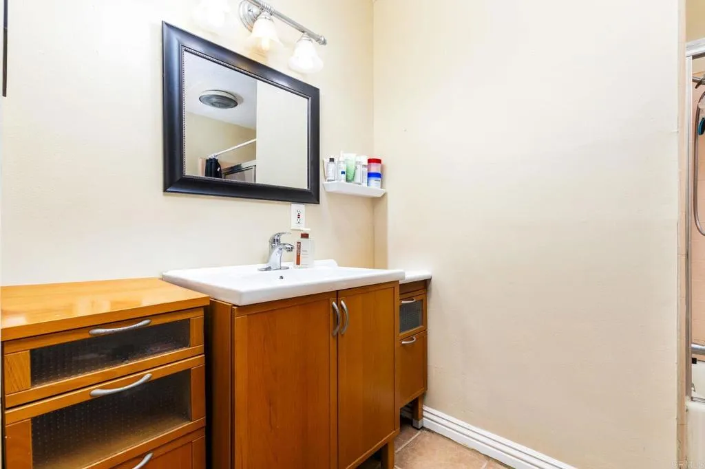 https://cdn.realtyfeed.com/cdn/127/306719756/2ffb05f9488b75f5e8ecb937a61bf89b.webp