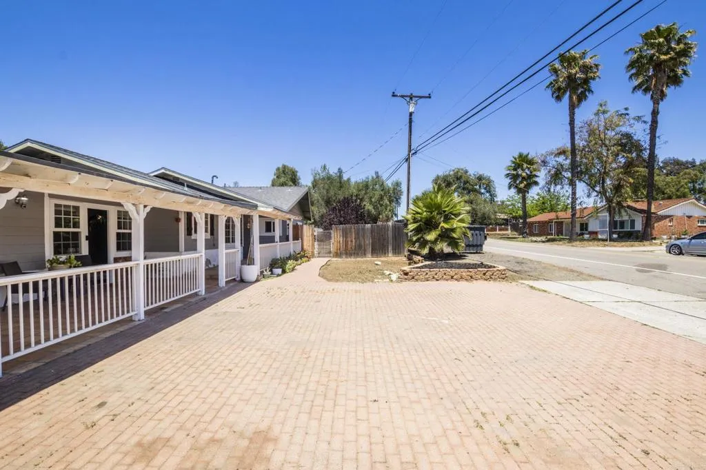 https://cdn.realtyfeed.com/cdn/127/306719756/3138c93f8d6aa508541e274ffe931c4f.webp