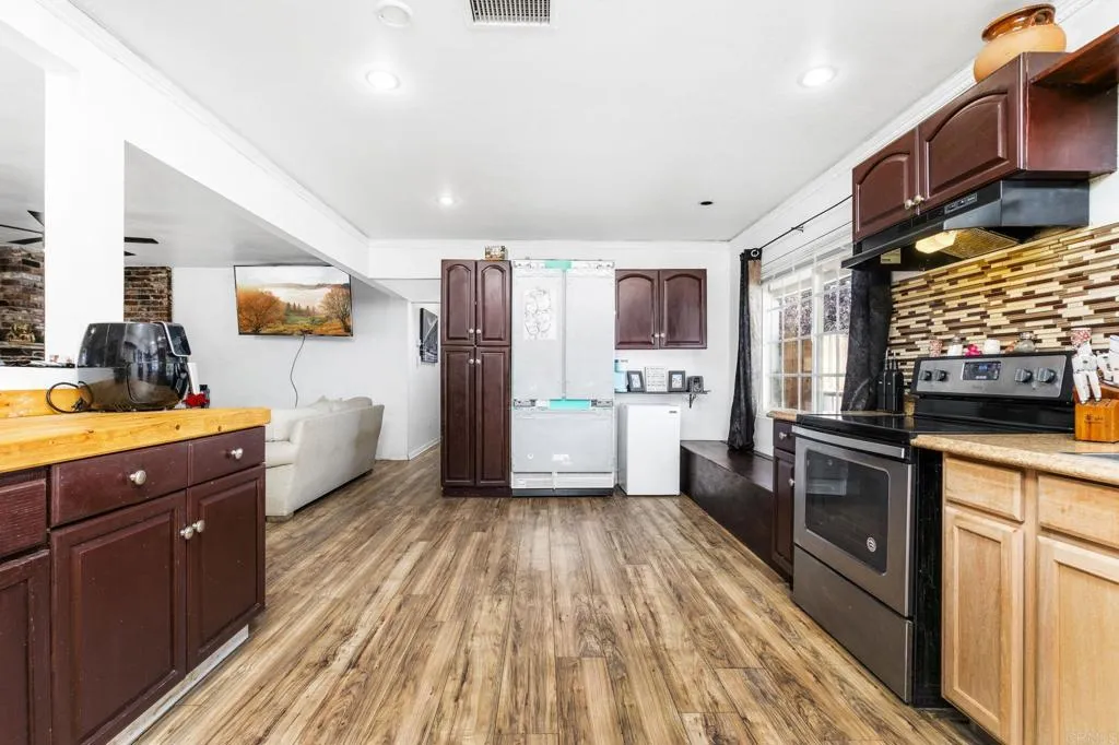 https://cdn.realtyfeed.com/cdn/127/306719756/39e51f5a9c79d89b053cec3f69e9a39d.webp