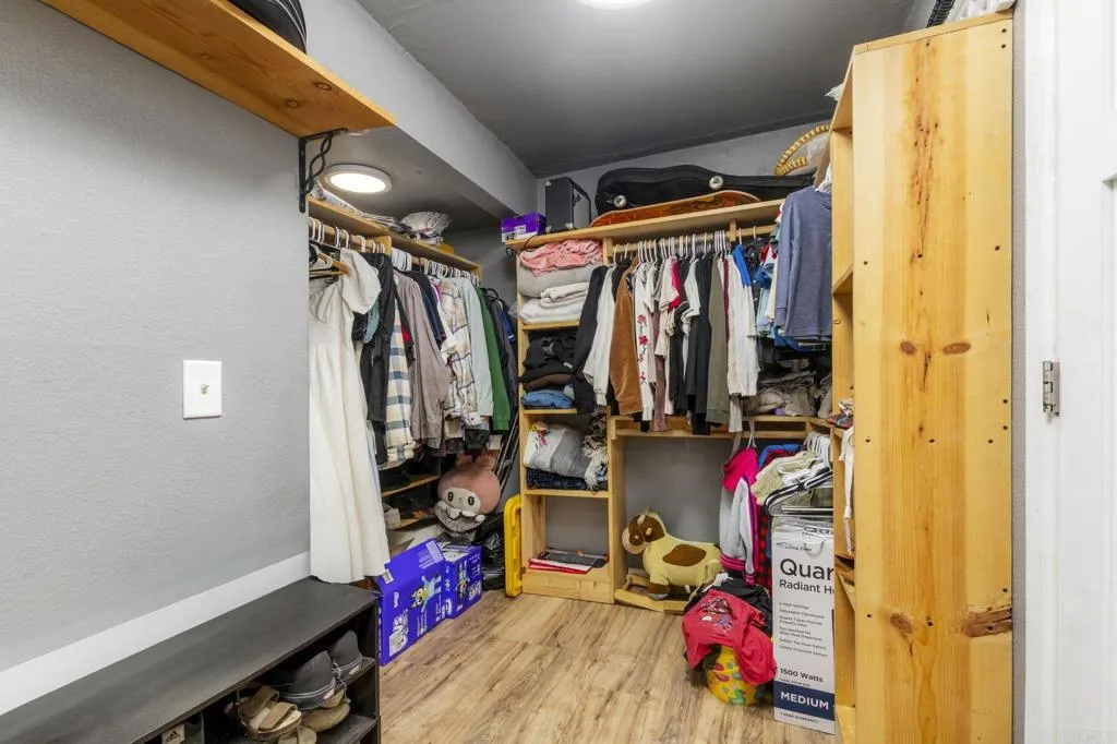 https://cdn.realtyfeed.com/cdn/127/306719756/4934cdffbcaf629a45ff1e3d163468e0.webp