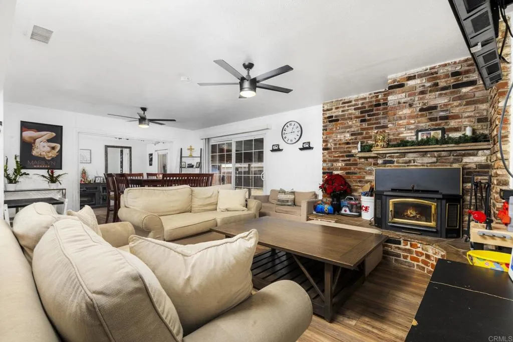 https://cdn.realtyfeed.com/cdn/127/306719756/b76c6848433671a9be75fff6ef86fc9f.webp