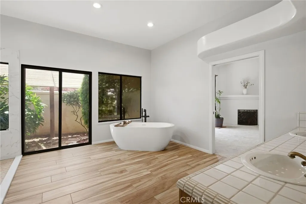 https://cdn.realtyfeed.com/cdn/127/306719758/6bbdefc6101ab4d5c65f64ca6a24324a.webp