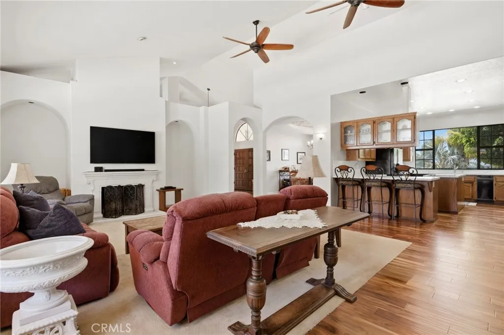 https://cdn.realtyfeed.com/cdn/127/306719758/b0f8c61ca44e46f98298b02853ec3189.webp