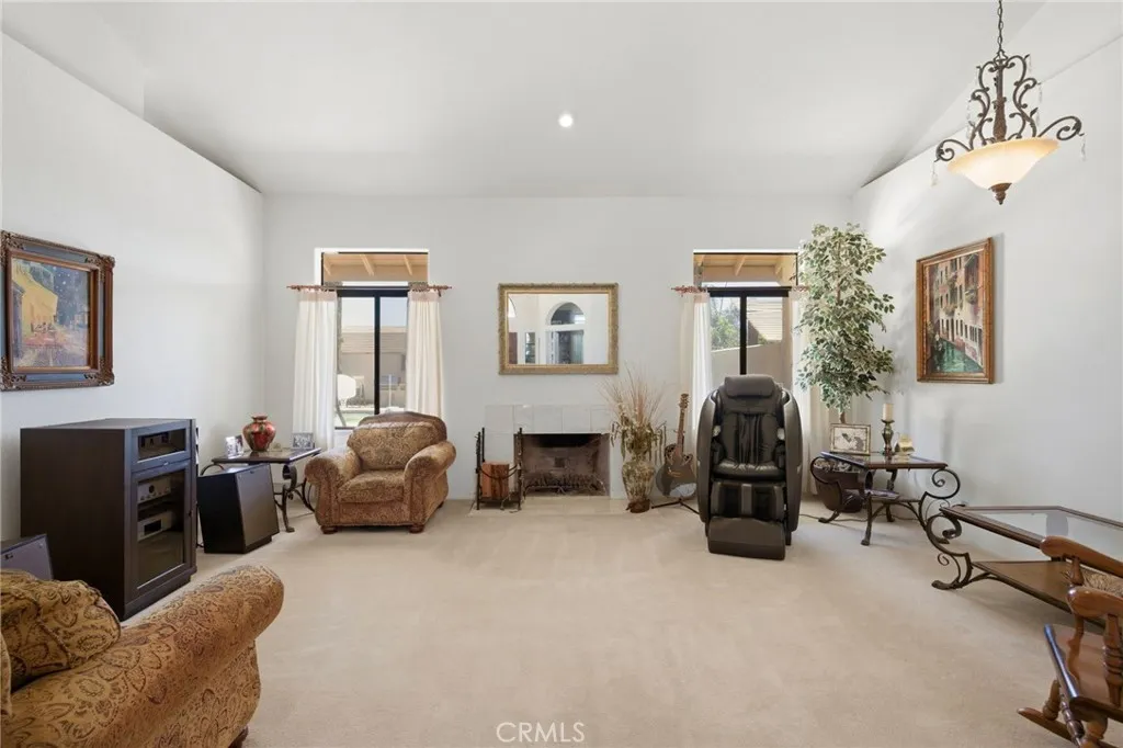 https://cdn.realtyfeed.com/cdn/127/306719758/bcdaeaa4c7416beedd02564691e4c04c.webp