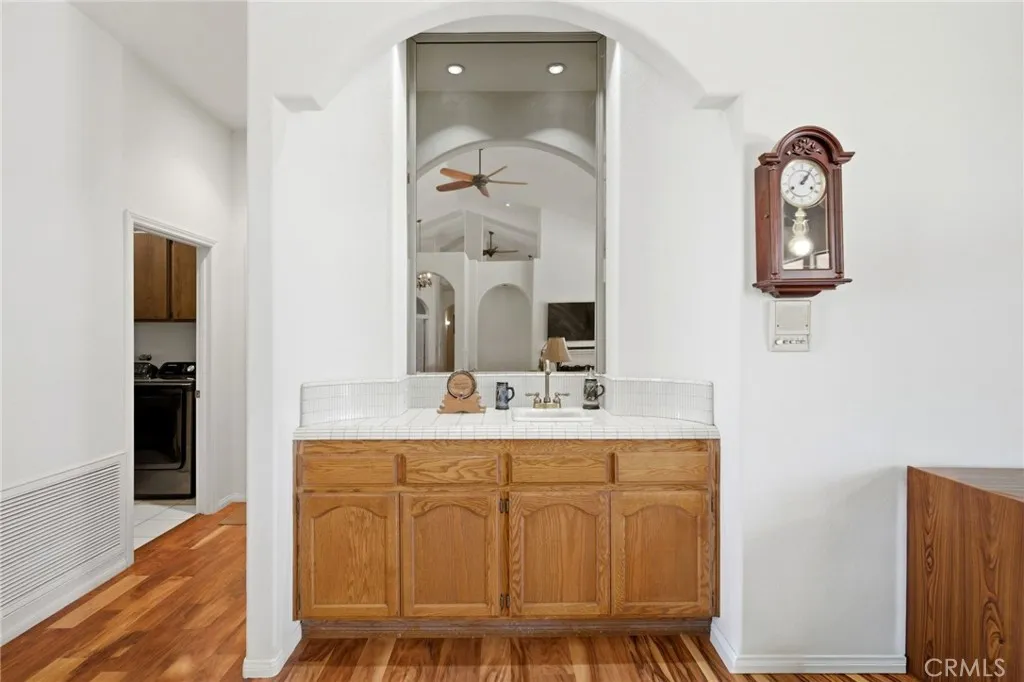 https://cdn.realtyfeed.com/cdn/127/306719758/bf07bf52c177268fed4df64c4c0dc960.webp
