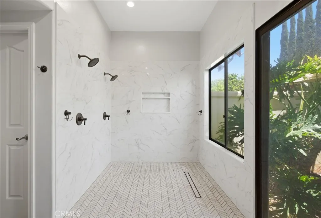 https://cdn.realtyfeed.com/cdn/127/306719758/c8104f9b32666b2f611934d0b9c53c1a.webp