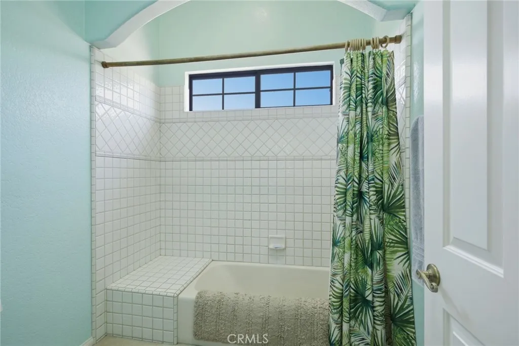 https://cdn.realtyfeed.com/cdn/127/306719758/f35620f46e9922794ab7724e7e65226d.webp
