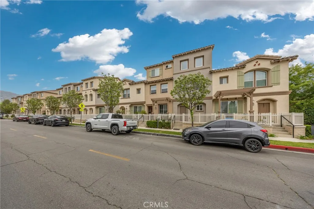 Azusa, CA 91702