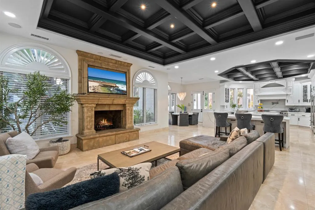 https://cdn.realtyfeed.com/cdn/127/306719807/40ad3e13fb1c88c07209d951dcc43c0a.webp