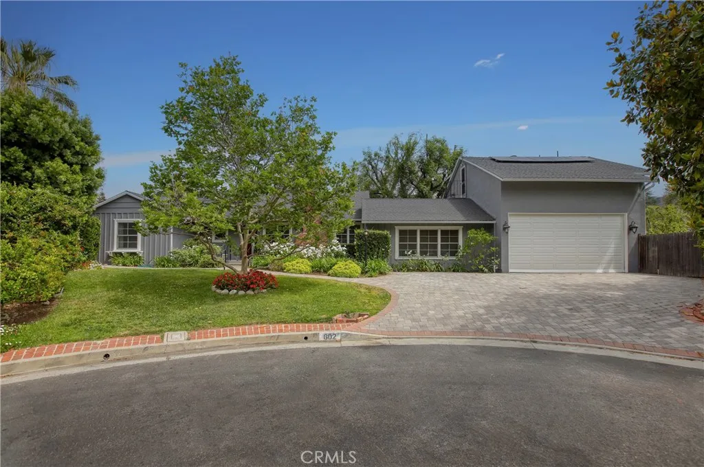 La Canada Flintridge, CA 91011
