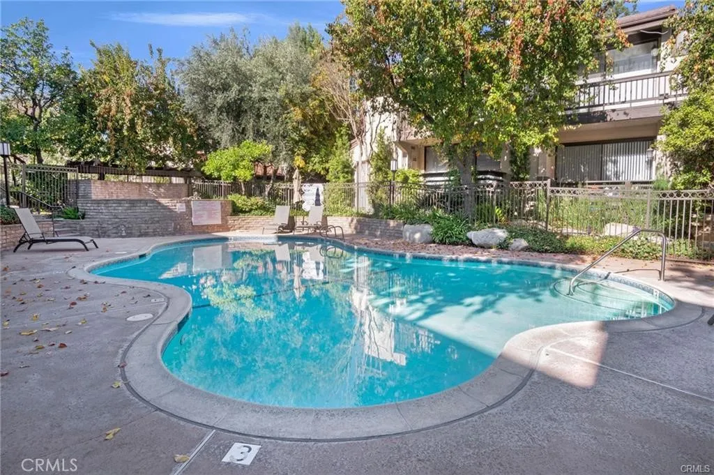 Woodland Hills, CA 91367
