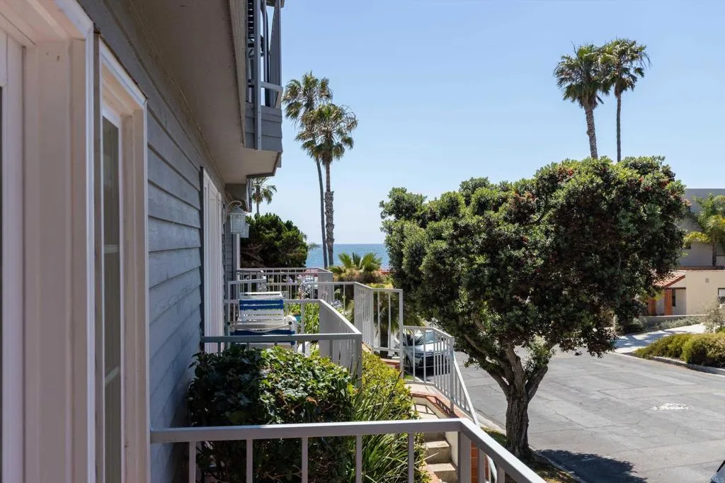 https://cdn.realtyfeed.com/cdn/127/306719912/f2293c5c96eeba5296381efb26a2a373.webp