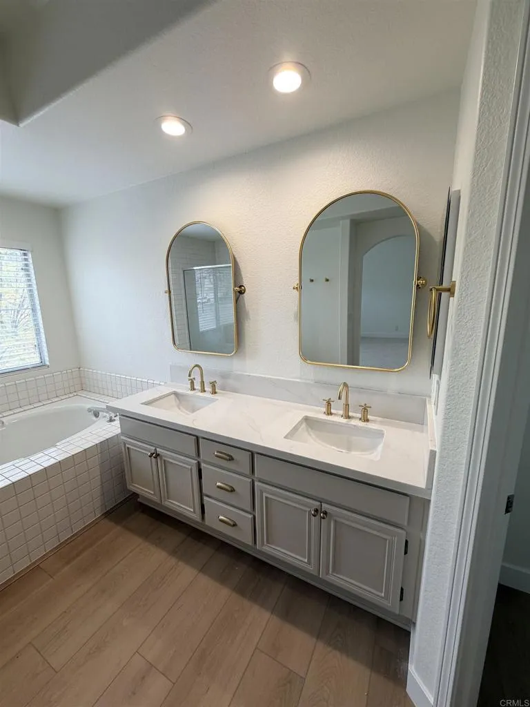 https://cdn.realtyfeed.com/cdn/127/306719917/38caba0f0a4f65139fa86ca366ed0fd6.webp