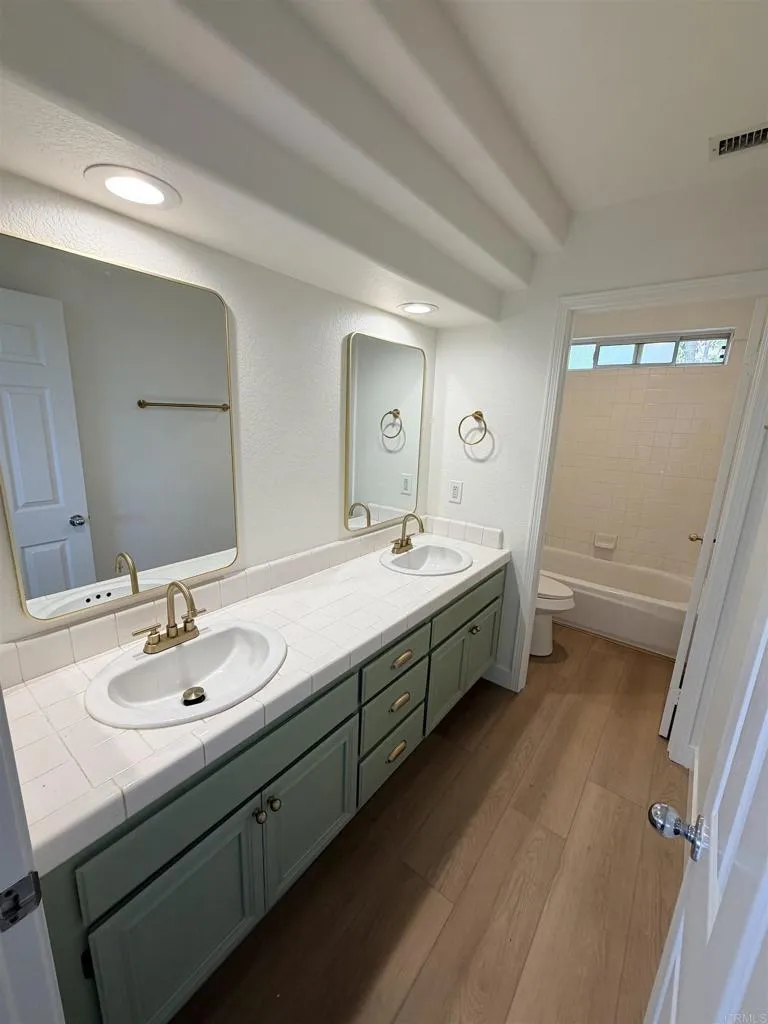 https://cdn.realtyfeed.com/cdn/127/306719917/fd74306782c46b29643951817059ace8.webp