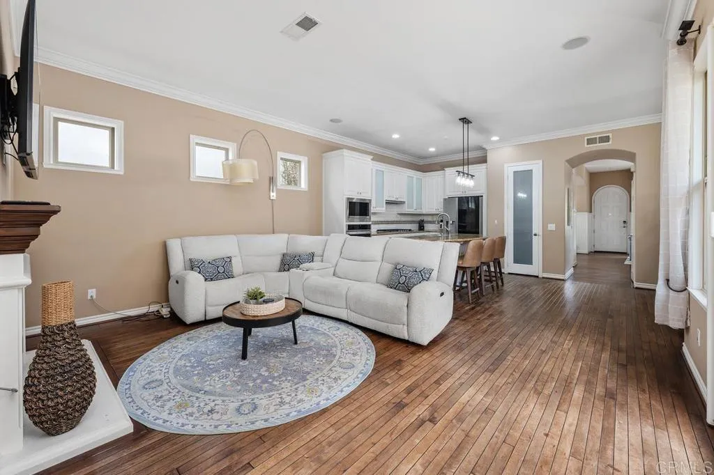 https://cdn.realtyfeed.com/cdn/127/306719926/d9ed3bc772ed0fdfe6fa578fdb9e47a1.webp