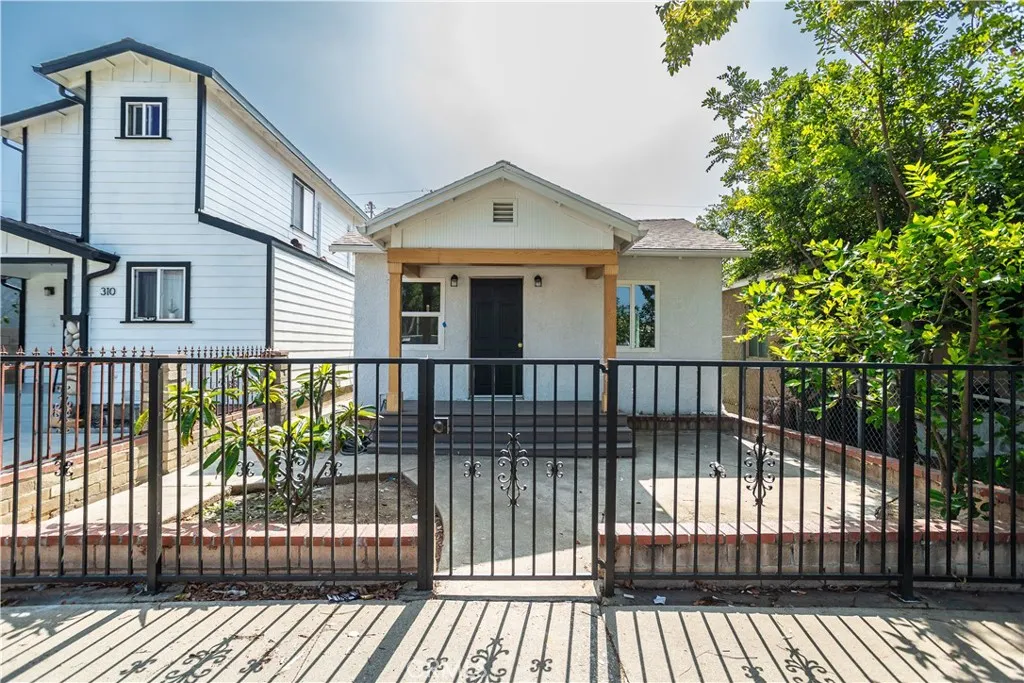 308 N Pasadena Avenue