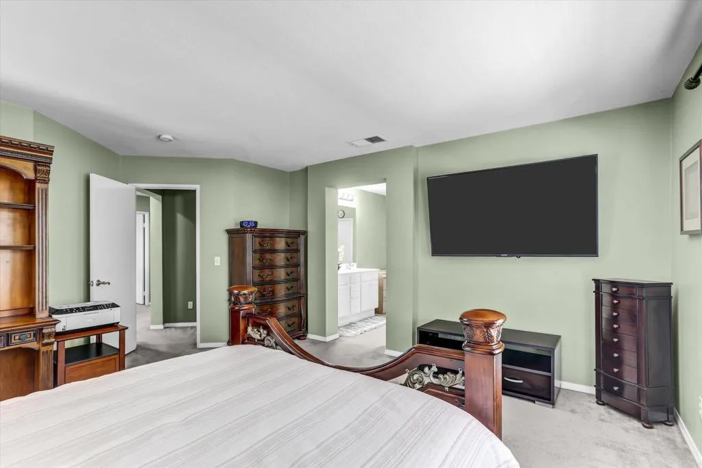 https://cdn.realtyfeed.com/cdn/127/306719934/28f2b574cdfdf38a77080e641e44fd93.webp