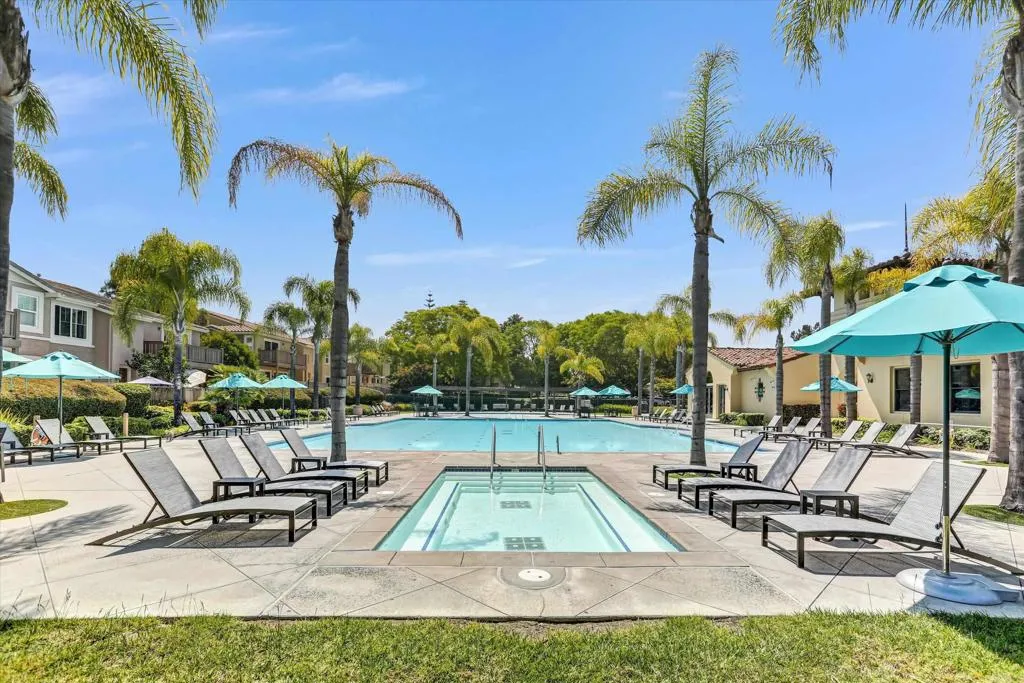 https://cdn.realtyfeed.com/cdn/127/306719934/52ed6b50c04bfb716208ee0b57000cd1.webp