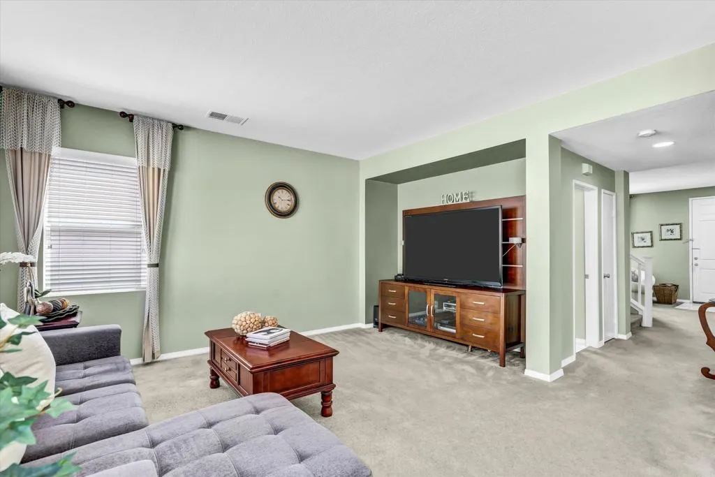 https://cdn.realtyfeed.com/cdn/127/306719934/7d45b9660b804d3480f1ac965cfde47d.webp