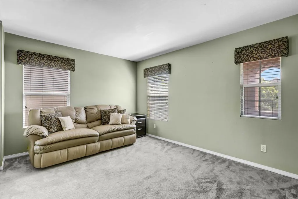 https://cdn.realtyfeed.com/cdn/127/306719934/964d5454290290395a1d4210d58a397c.webp
