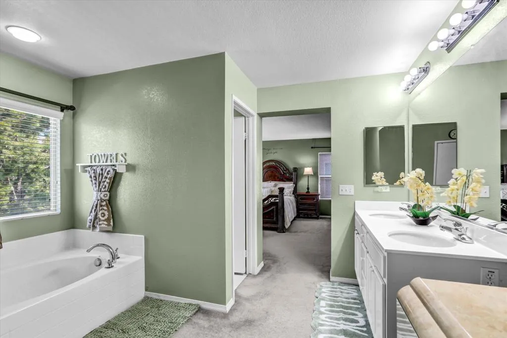 https://cdn.realtyfeed.com/cdn/127/306719934/a9af1f44fa5e3533b3beba32feeddf69.webp