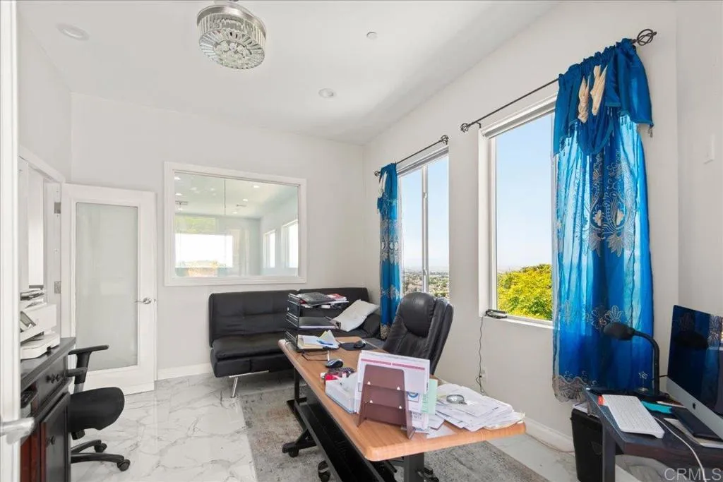 https://cdn.realtyfeed.com/cdn/127/306719960/4d98b883db49a383624d6ece96527ee4.webp