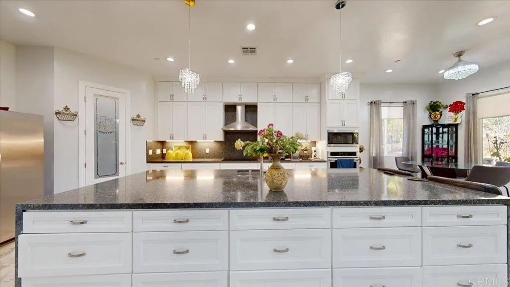 https://cdn.realtyfeed.com/cdn/127/306719960/5695394d1d5403f80328aade208a2895.webp
