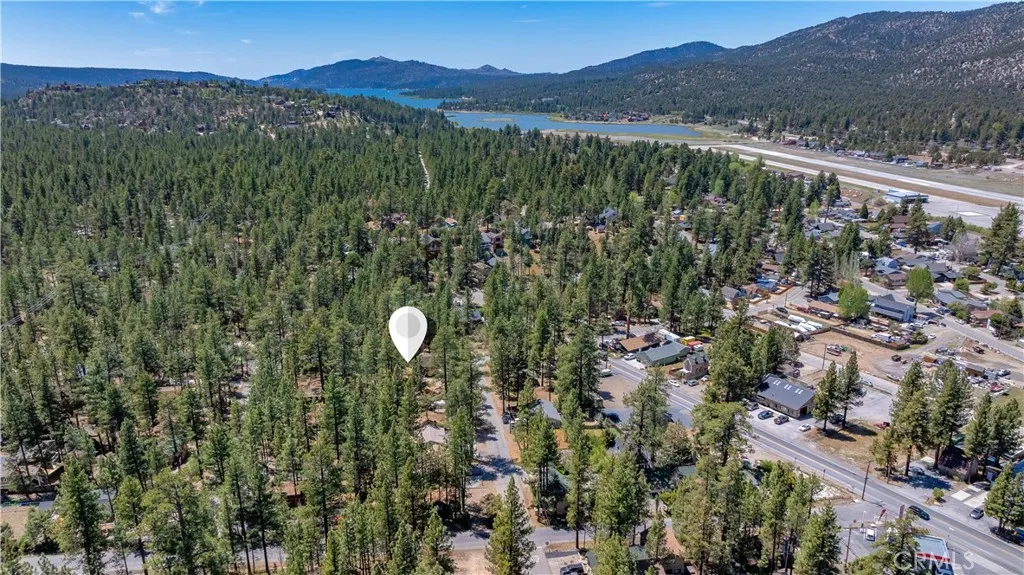 620 W Aeroplane Boulevard, Big Bear City, CA 92314 - Photo 2 of 22, Big Bear City, CA
