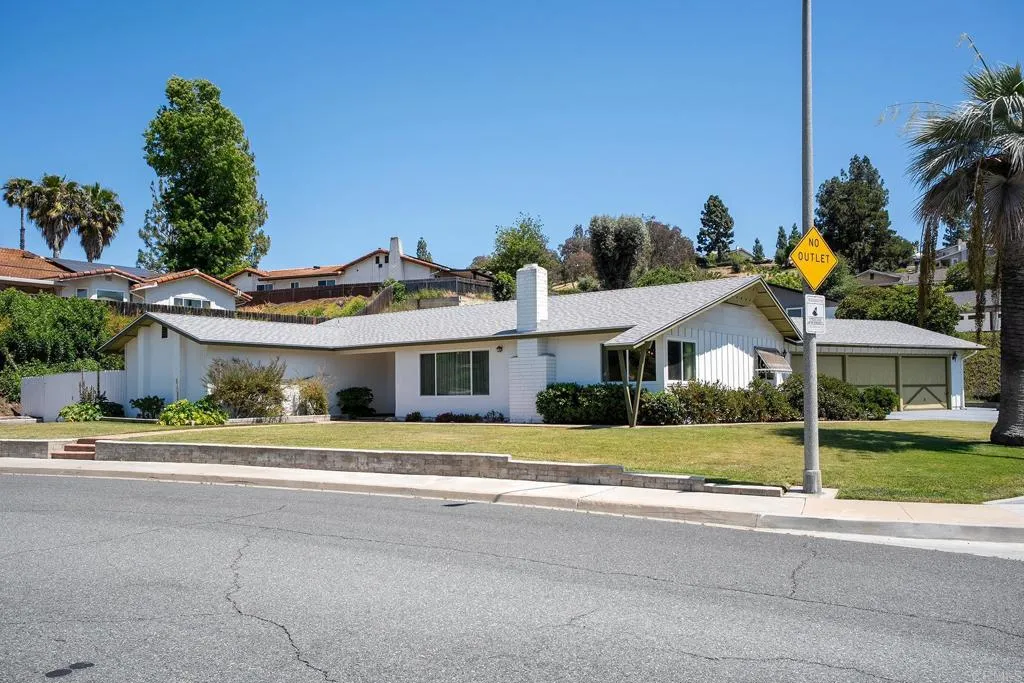 https://cdn.realtyfeed.com/cdn/127/306720008/1bc2a7ff8db27eaf452f818a0e3d56d6.webp