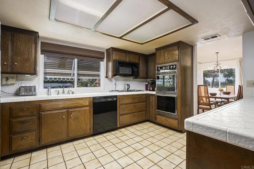 https://cdn.realtyfeed.com/cdn/127/306720008/6e21a8290440f384722d60a84522ce6a.webp