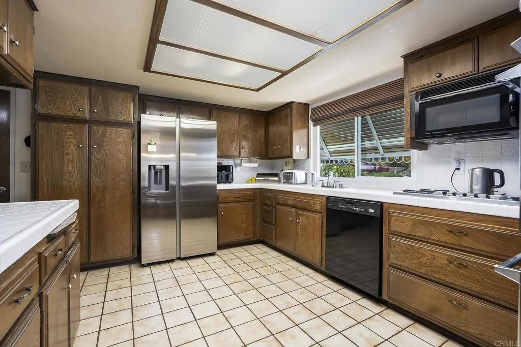 https://cdn.realtyfeed.com/cdn/127/306720008/855c019a6efb1762c7c6d7944e776fe2.webp