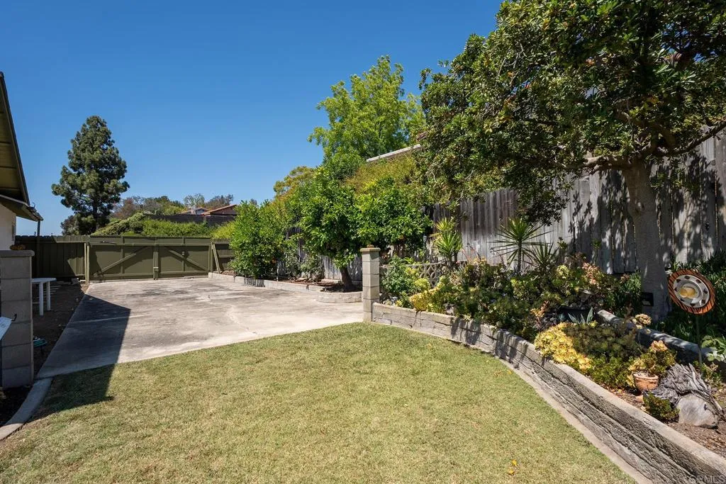 https://cdn.realtyfeed.com/cdn/127/306720008/bb41b4e0f1d248df488d612e654b2c69.webp