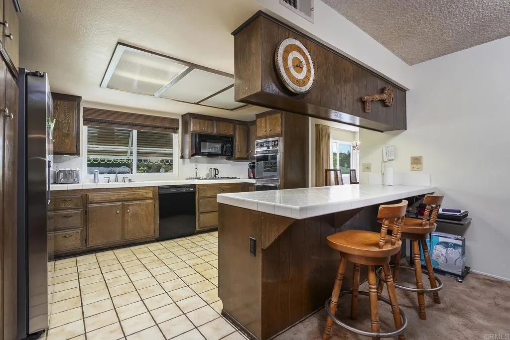 https://cdn.realtyfeed.com/cdn/127/306720008/cde3be0bdd76d3c85147b058dd41c1aa.webp