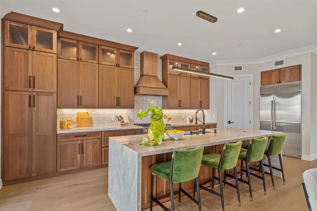 https://cdn.realtyfeed.com/cdn/127/306720017/8f870005e00f13eff3197db898bae2d4.webp