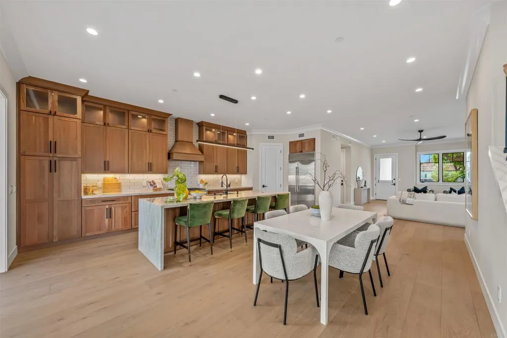 https://cdn.realtyfeed.com/cdn/127/306720017/9a30255440605d94cad18019c7d071bc.webp