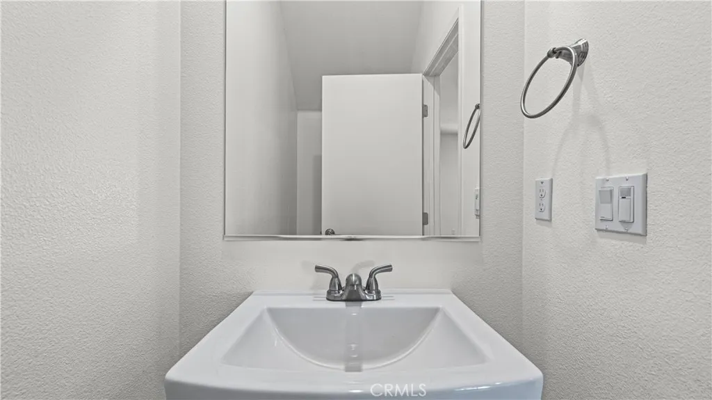 https://cdn.realtyfeed.com/cdn/127/306720023/34810edd6916c3ff81176687bd62c2fe.webp