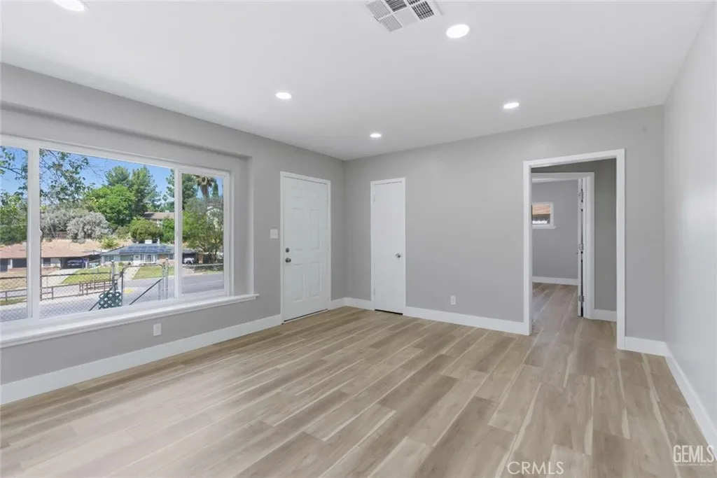 Bakersfield, CA 93305