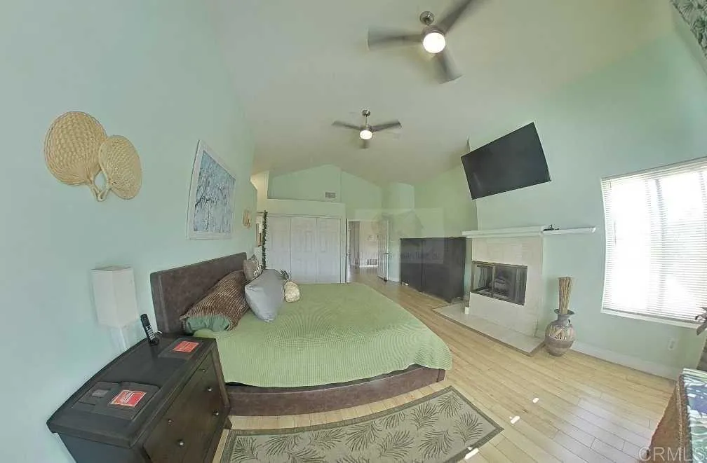 https://cdn.realtyfeed.com/cdn/127/306720040/1f78d12ffad75977cd8ef2d1a53f9434.webp