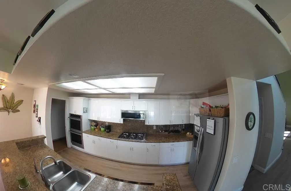 https://cdn.realtyfeed.com/cdn/127/306720040/2e8bce128c59acfe7b9b0d9b8082bc70.webp