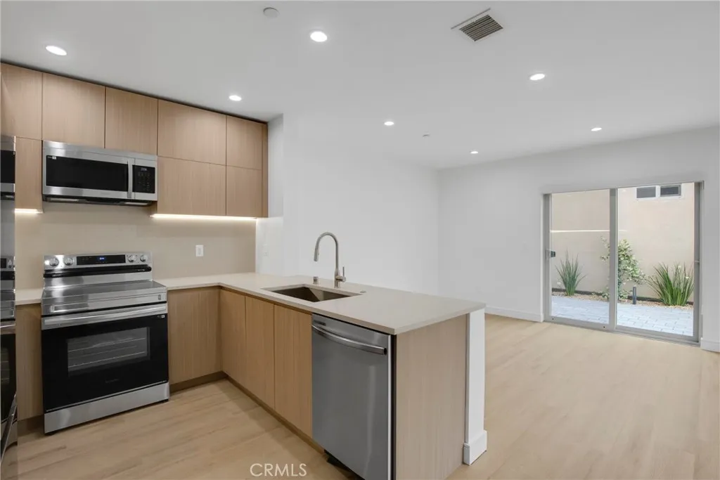 5222 Strohm Avenue, North Hollywood, CA 91601 - Photo 5 of 28, North Hollywood, CA